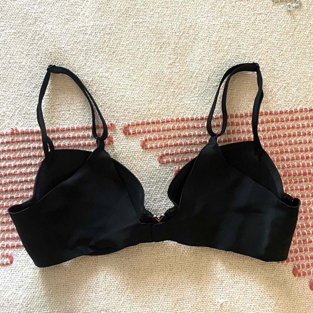 Victoria's Secret Sexy Illusions Lightly Lined Demi Bra - Picture 4 of 10